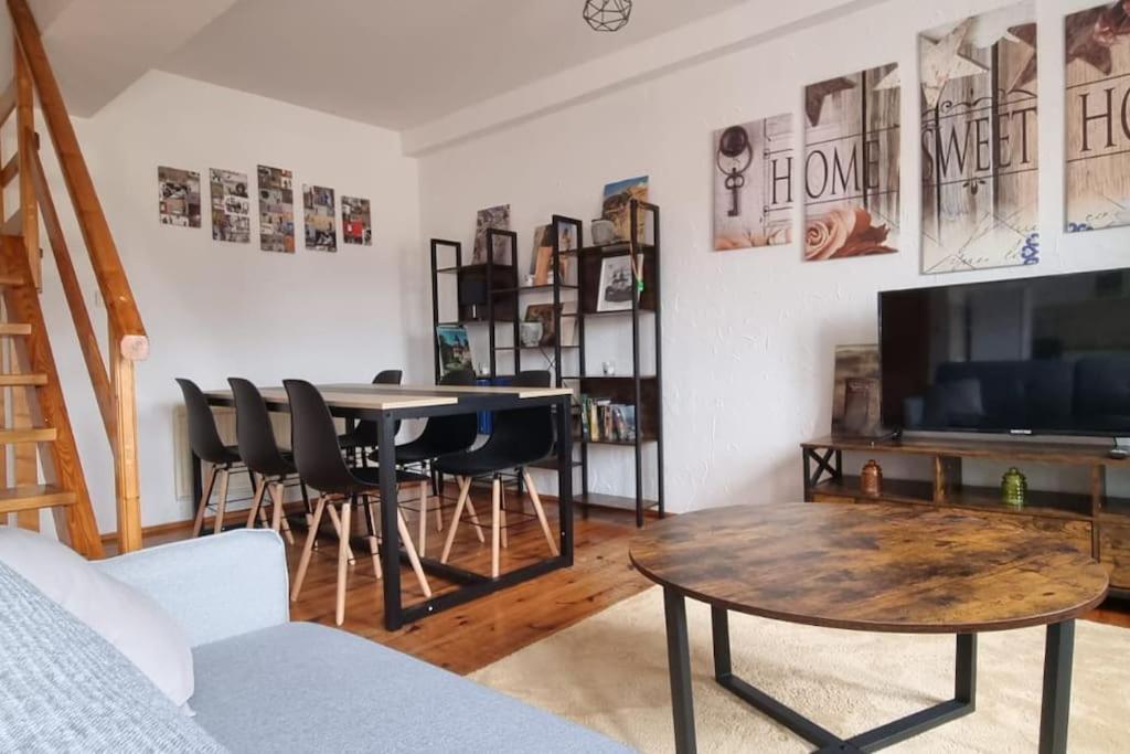 Cosy Triplex 3 Chambres Pont-de-lʼArche Esterno foto